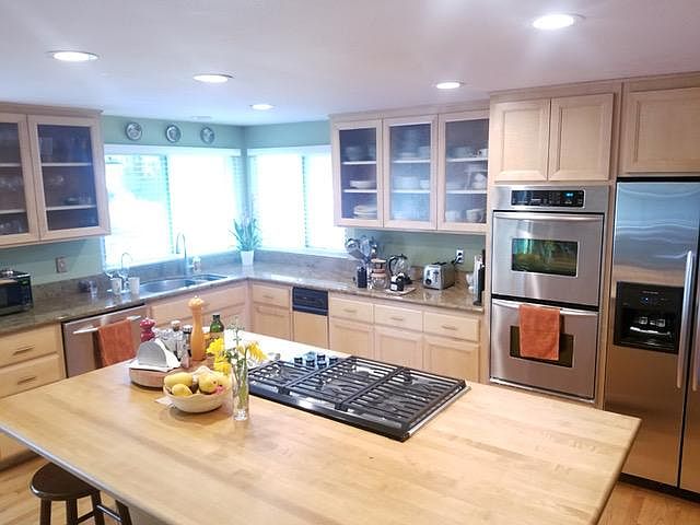 1st image of 7425 Woodland Ave
