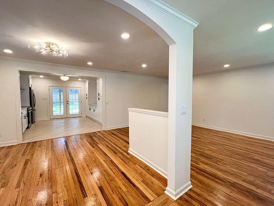View from front door. Walking into main living area.