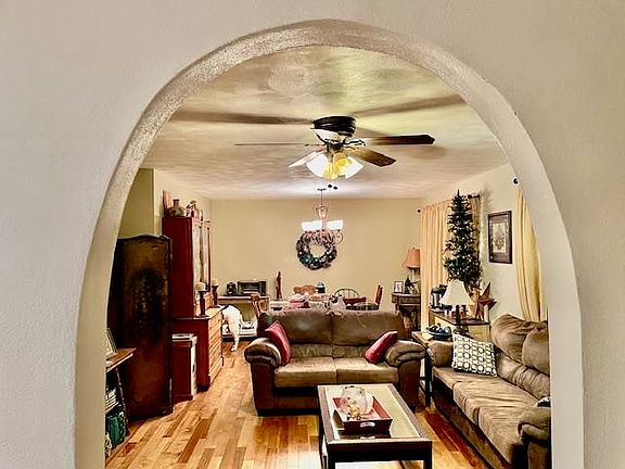 4th image of 10430 Baederwood Dr