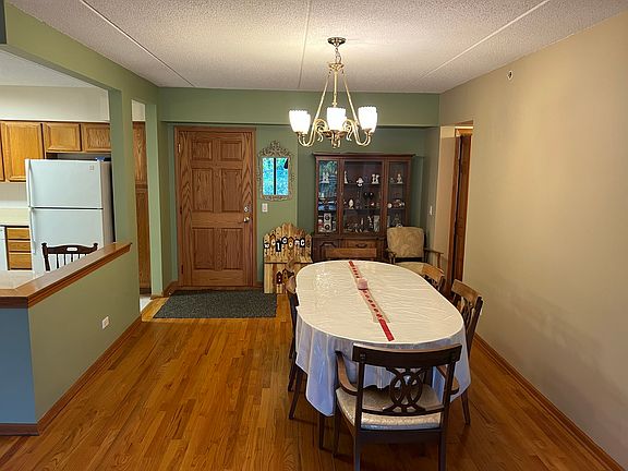 4th image of 4655 N Cumberland Ave APT 217