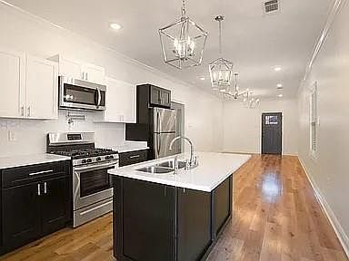 3rd image of 2629 Elder St