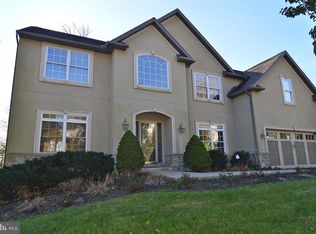 8 Kinsey Hill Dr, Birdsboro, PA 19508