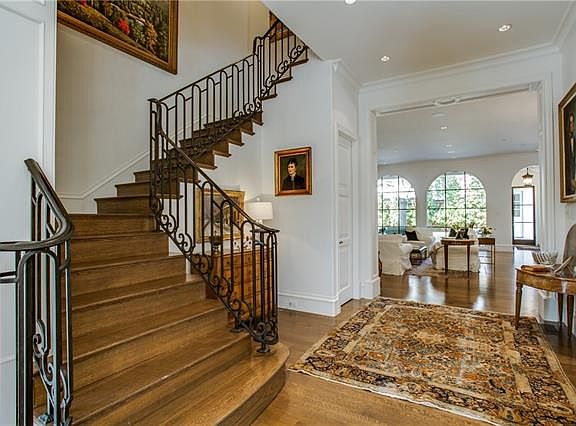 5th image of 4408 Beverly Dr