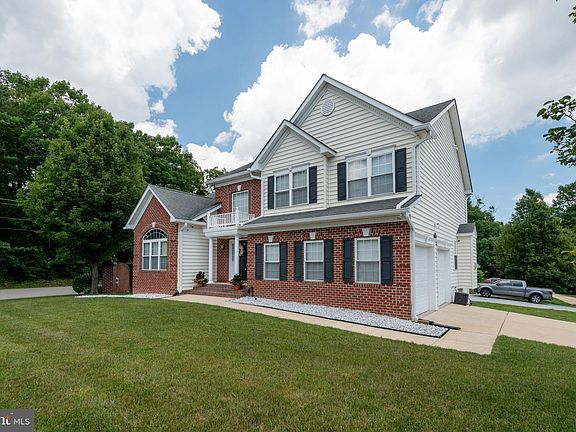 2nd image of 46280 Collette Ln