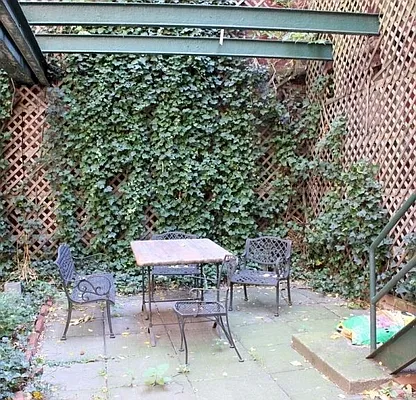 Rented by Compass | media 25