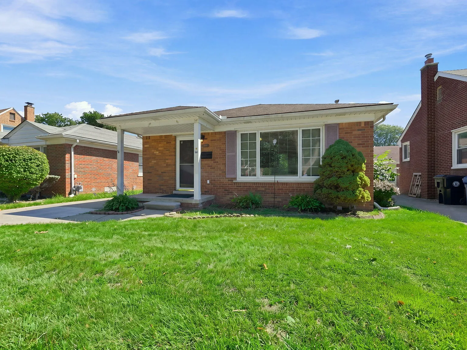 3 bed, 2.0 bath, 1066 sqft, $1,450 — Photo 3