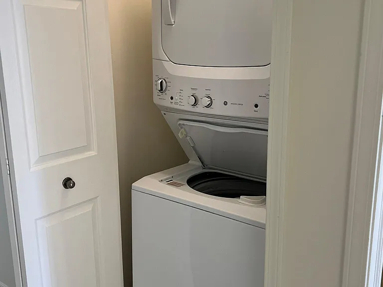 3218 Camden Dr — Photo 2