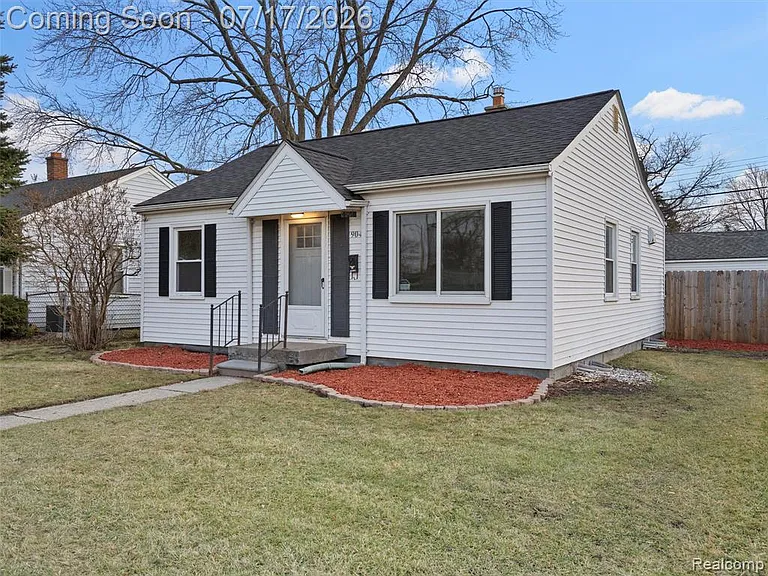 904 E Otis Ave — Photo 3