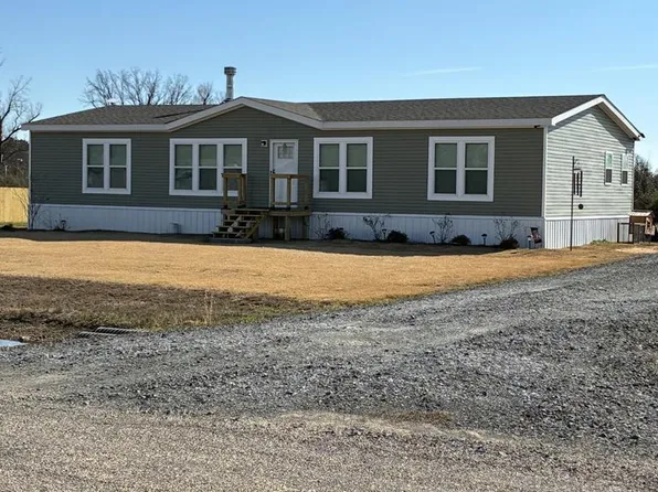 55 Barkman Ridge Rd, Hooks, TX 75561