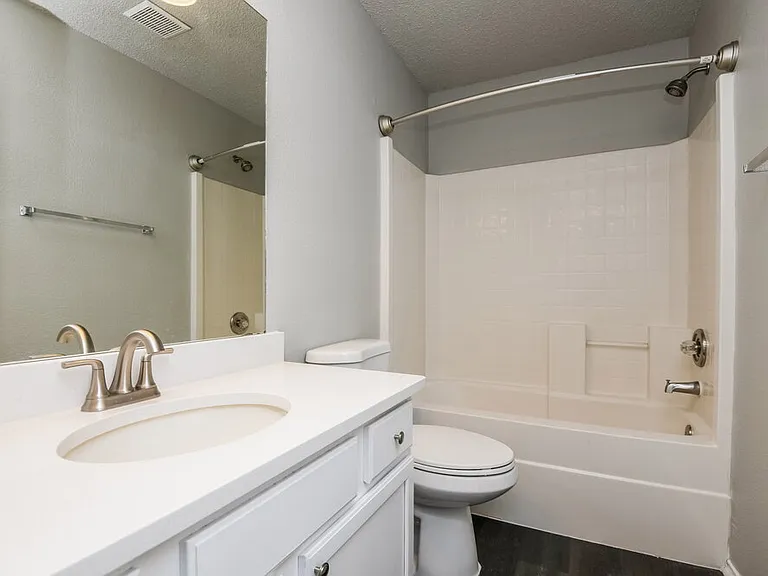1121 Sandalwood Dr — Photo 18