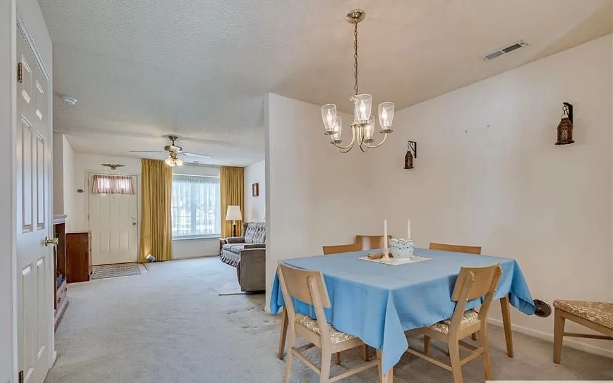 2 bed, 2.5 bath, 1400 sqft, $2,600 — Photo 3