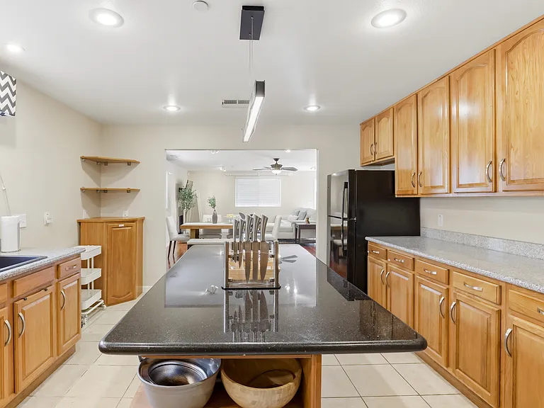 609 Stanford Ave — Photo 28