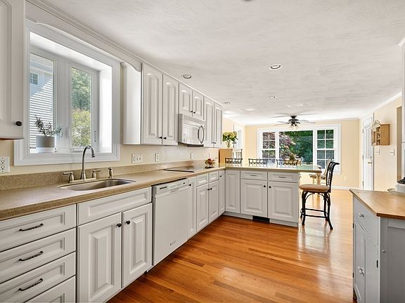 3rd image of 22 Gulliver St