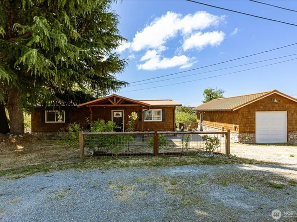 854 Burroughs Avenue, Oak Harbor, WA 98277