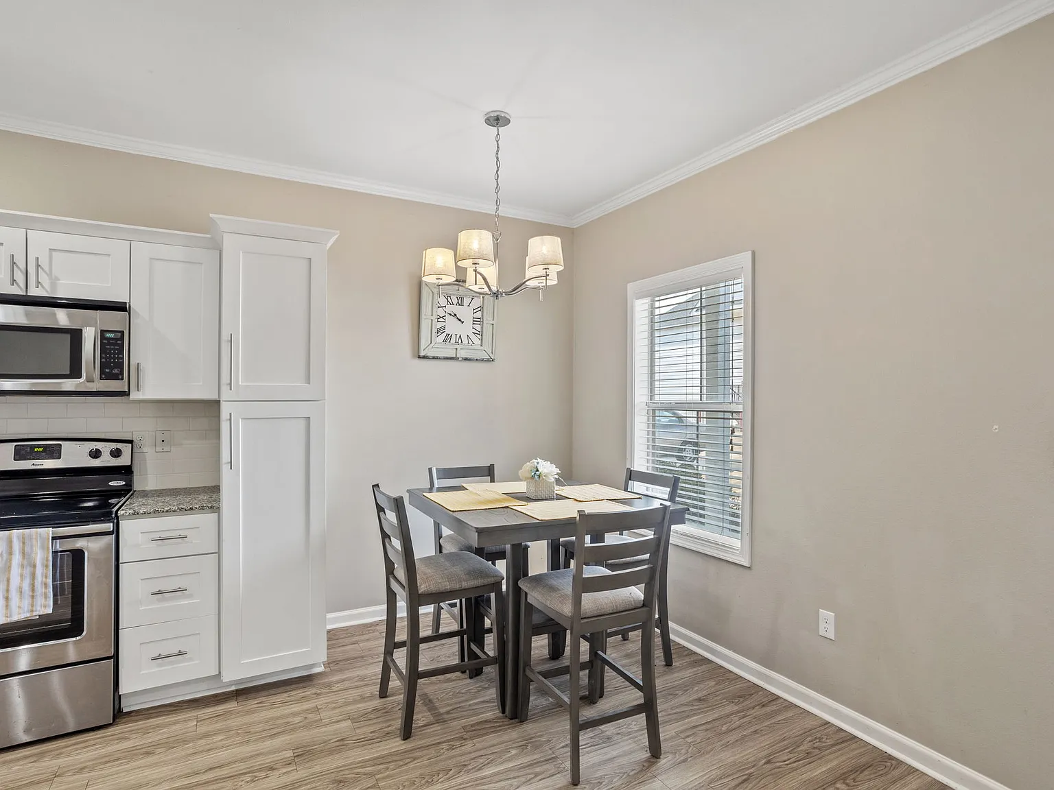 2 bed, $1,350 — Photo 4