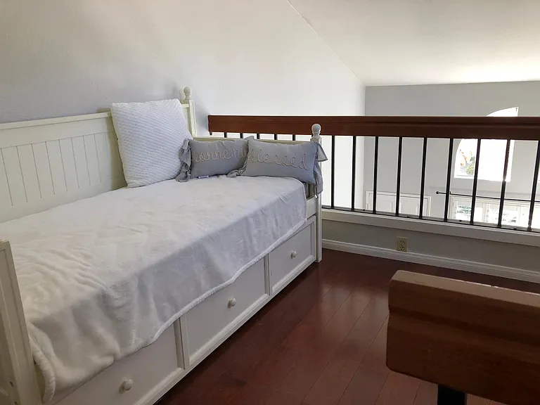 4095 Rosenda Ct — Photo 12