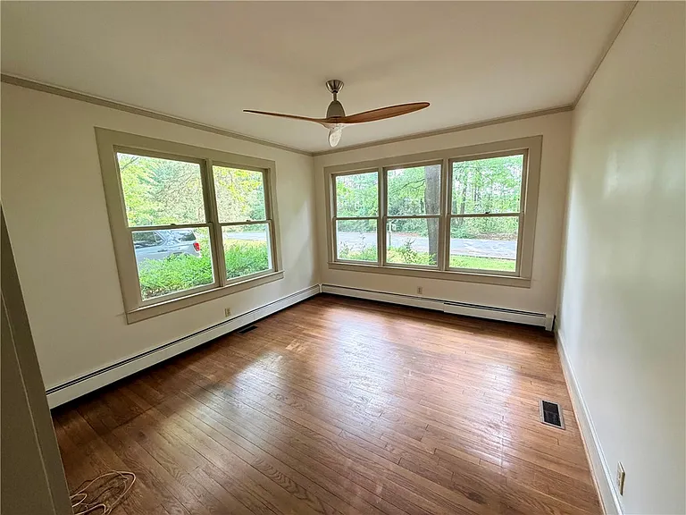 107 Stardust Ln — Photo 6