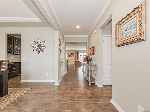 4th image of 1092 Wellington Ave #16