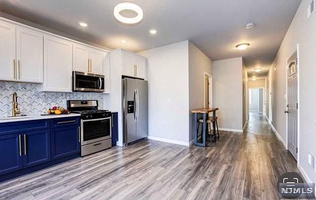 1st image of 754 S 11th St Floor 1