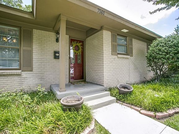 3rd image of 7501 Maple Dr