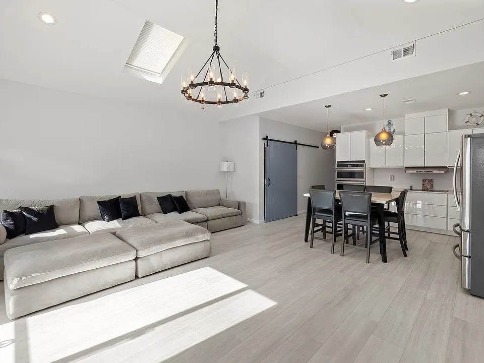 231 Hancock Ave #2