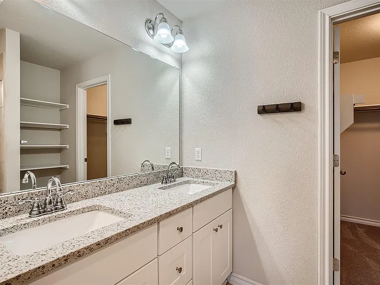 1604 Los Olivios Way — Photo 14