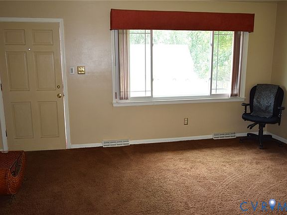 5th image of 3102 Oxnard Rd
