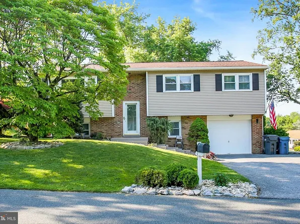 428 Park Hills Dr, Mechanicsburg, PA 17055