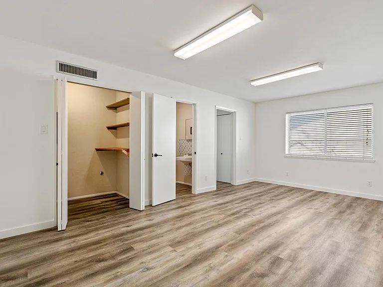 12611 High Meadow Dr — Photo 17