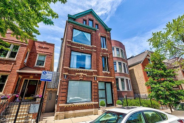 1st image of 1010 N Wood St #2R
