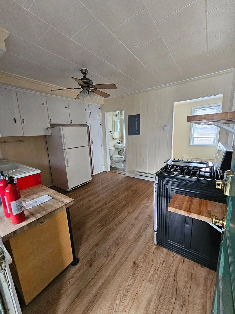186 Pine St — Photo 3