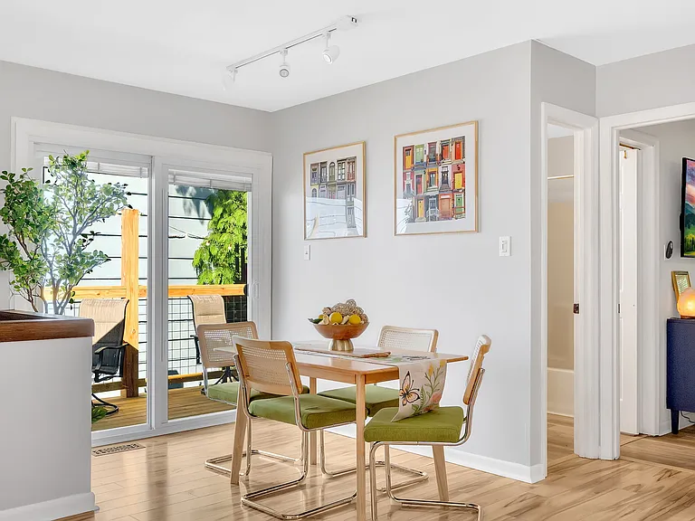 7645 Chatham Cir — Photo 14