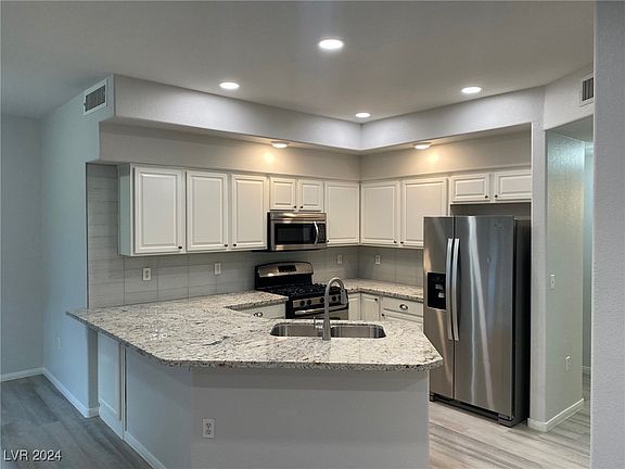 3rd image of 1505 Dallas Ter #1505