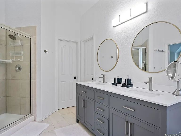 614 Cypress Trl — Photo 13