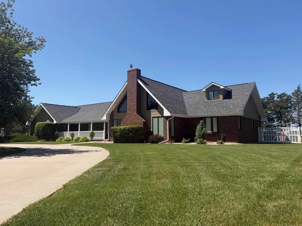 3701 Thunderbird Dr, Hays, KS 67601