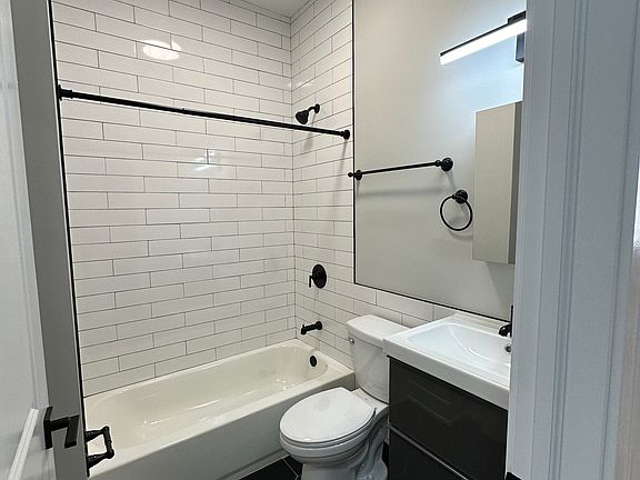 4th image of 2142 S Fairfield Ave #1F
