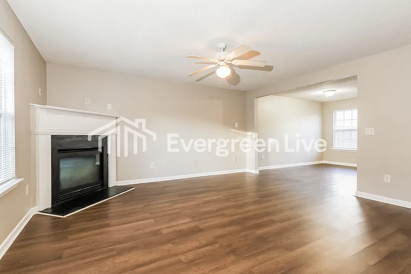 3 bed, 2.0 bath, 1440 sqft, $1,495 — Photo 3