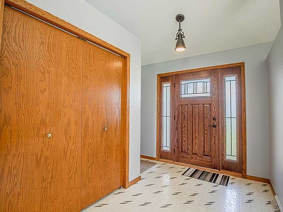 3rd image of 5080 N Hyland Cir