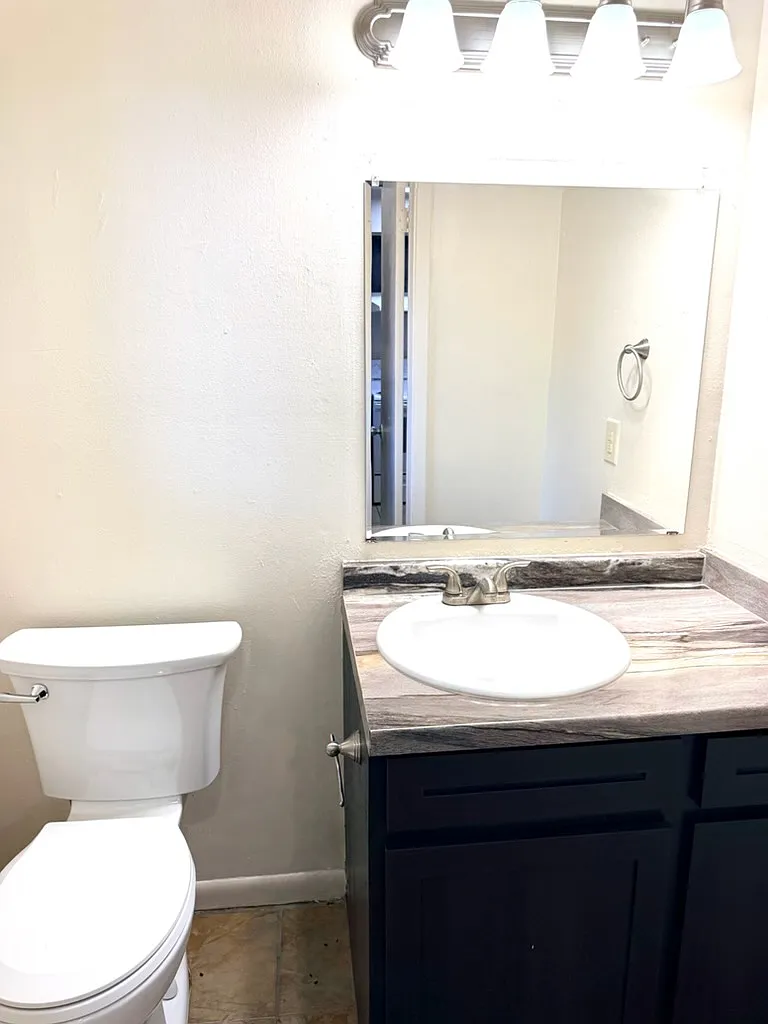 2 bed, 1.5 bath, 1032 sqft, $1,150 — Photo 4