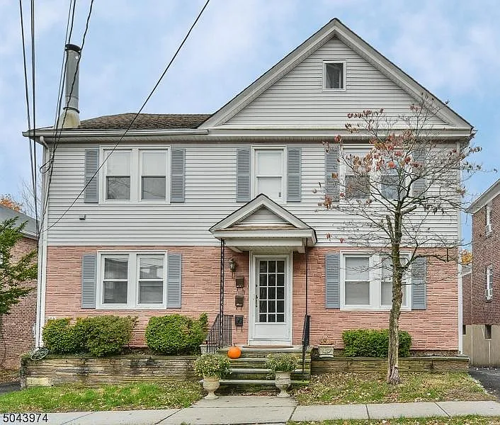 Photo 1 of 11 - 72 Rector St #1 - Millburn, NJ Primary Photo - 72 Rector St #1