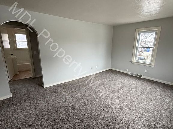 3rd image of 2022 Essex Ave