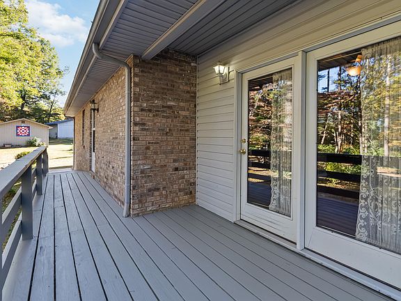 3rd image of 24 Beehive Ln