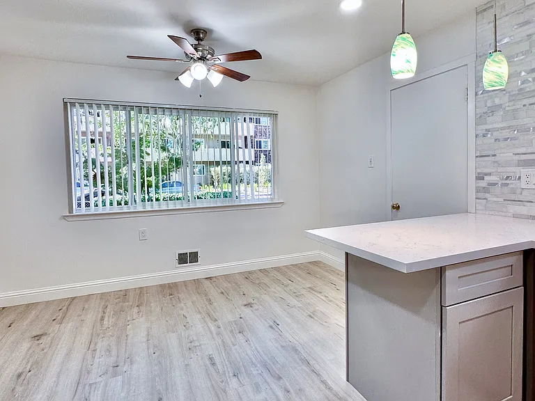 655 Mariposa Ave — Photo 35