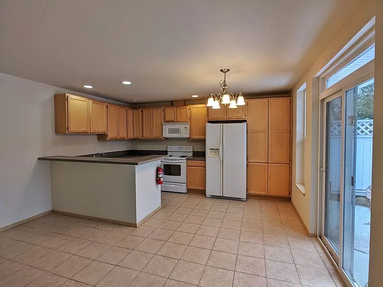 1901 Davis Ave #B1 — Photo 9