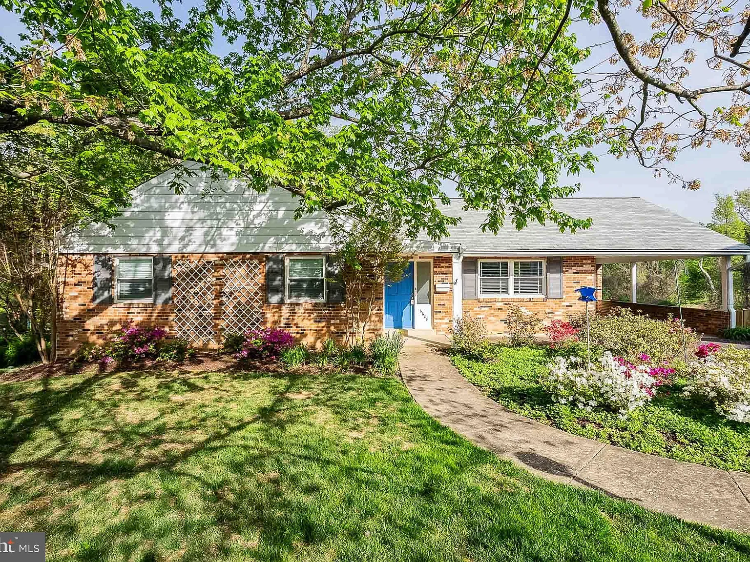4 bed, 3.0 bath, 2263 sqft, $4,200 — Photo 1