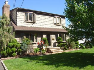 64 Dawn Dr, Clark, NJ 07066