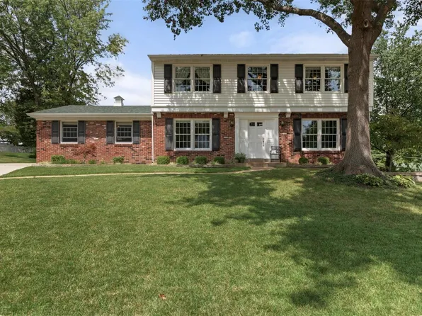 11753 Parkshire Dr, Saint Louis, MO 63126