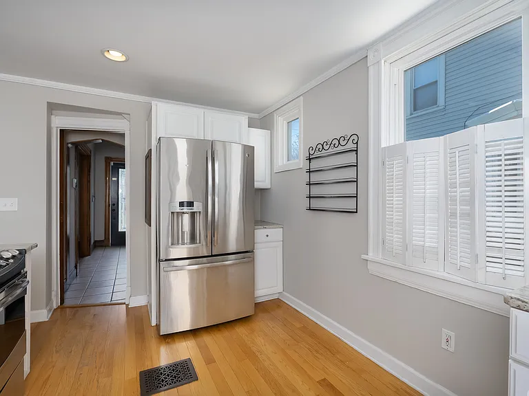 2892 Markbreit Ave — Photo 6