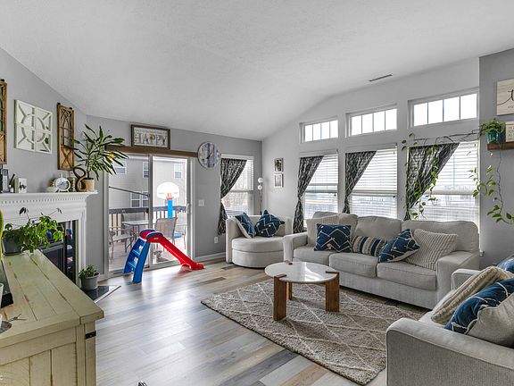 3rd image of 5157 Climbing Rose Pl