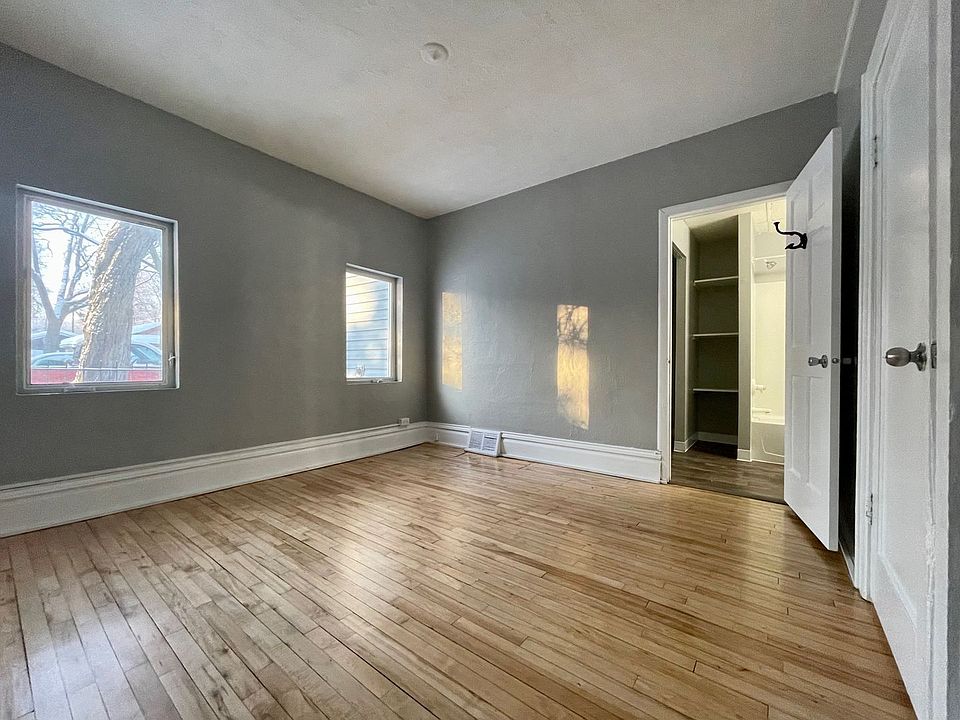 1st image of 1010 33rd Ave N
